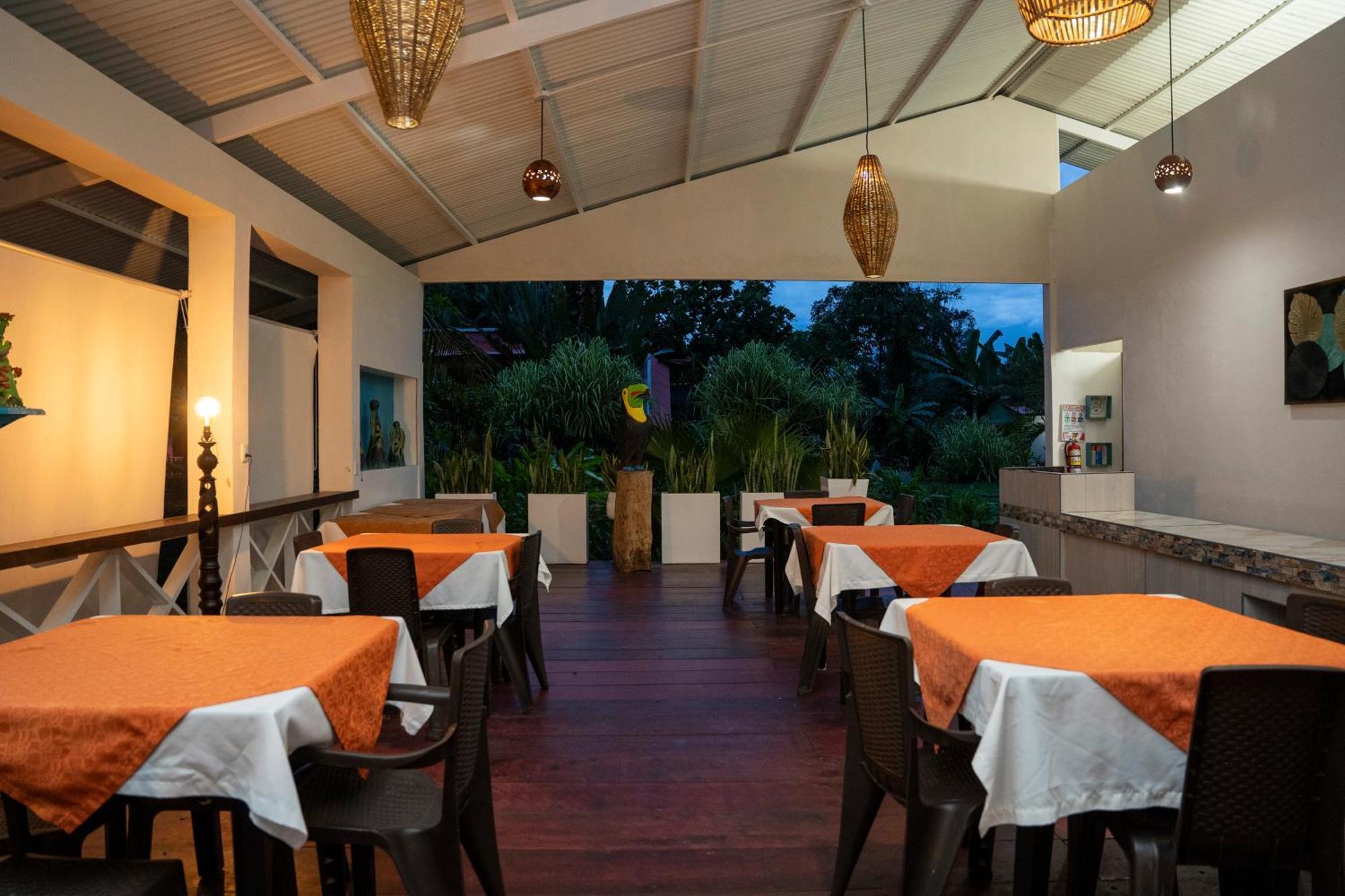 Hotel Tortuguero Beachfront Esterno foto